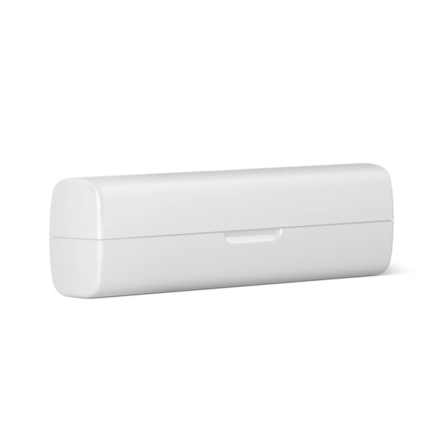 Un étui rectangulaire blanc, avec une légère dépression pour l'ouverture, sur fond blanc.