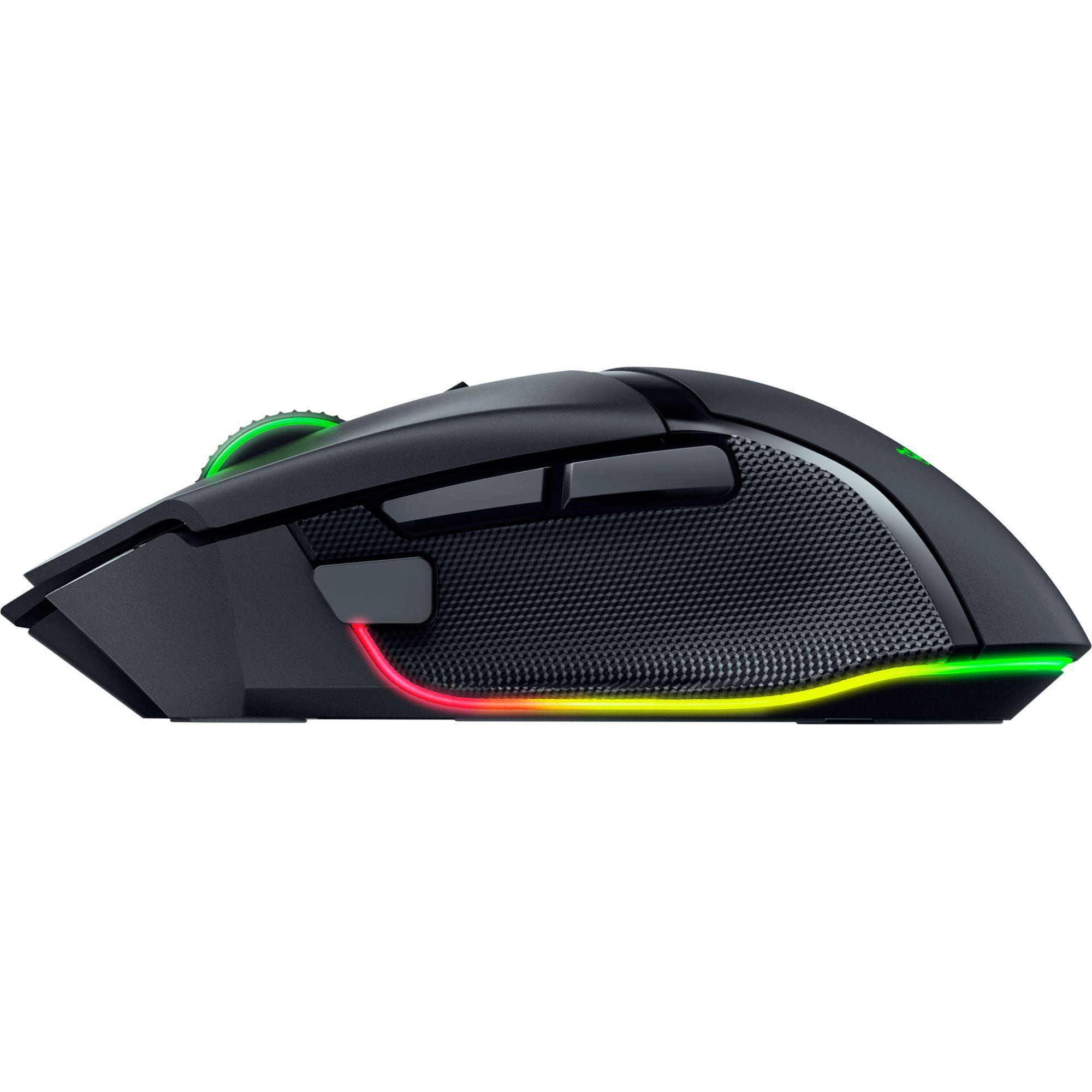 Schwarze Gaming-Maus mit RGB-Beleuchtung. Seitenansicht. Schwarzer Hintergrund.