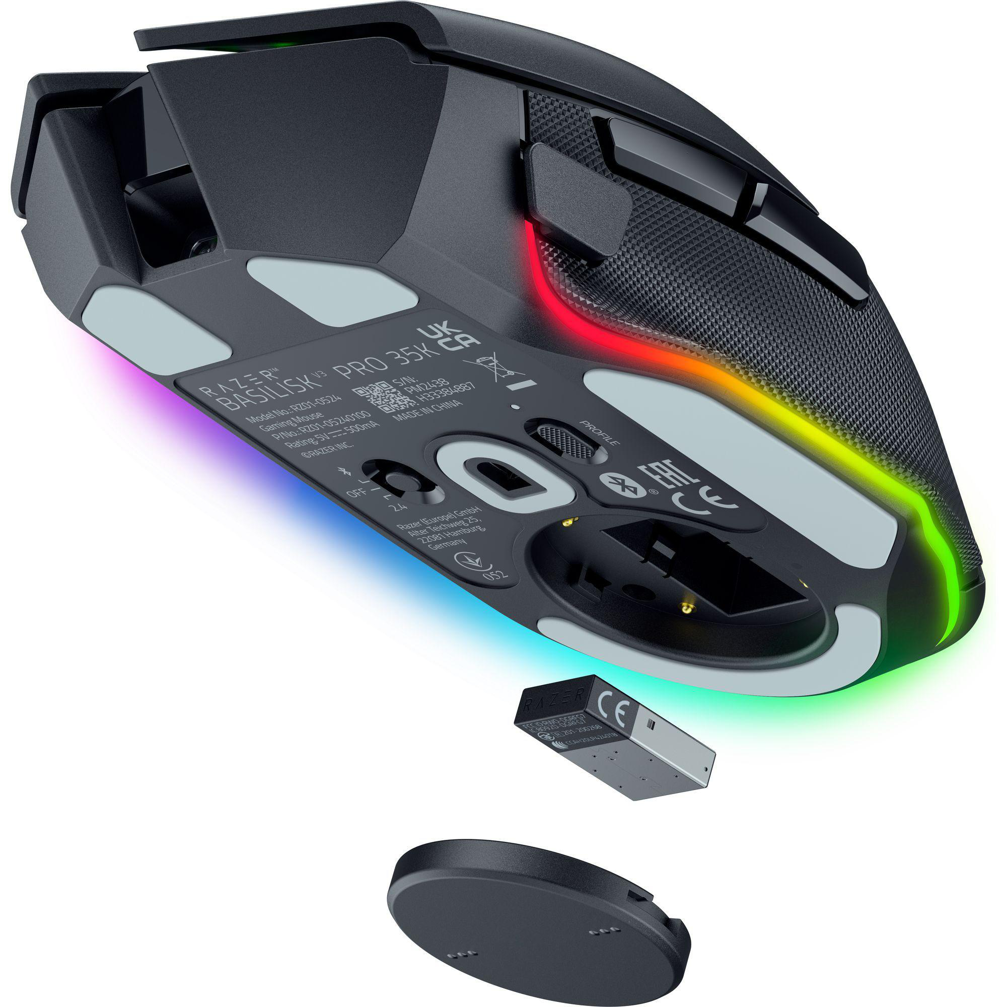 Schwarze Razer-Gaming-Maus, Unteransicht, mit abgetrennter Ladebasis. RGB-Beleuchtung sichtbar.