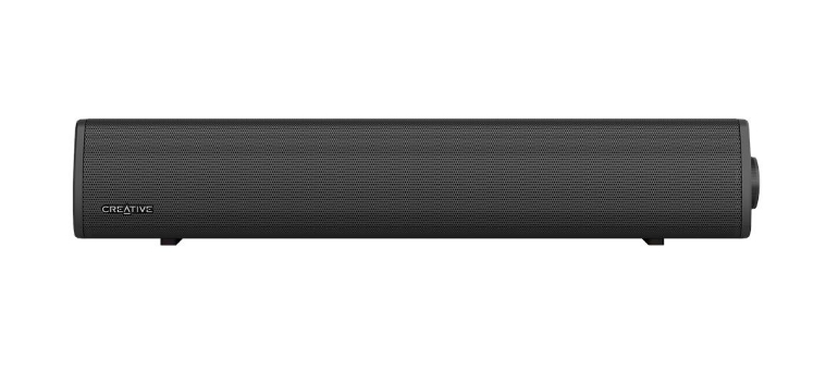 Czarny soundbar z napisem 'CREATIVE' po lewej stronie, na białym tle.