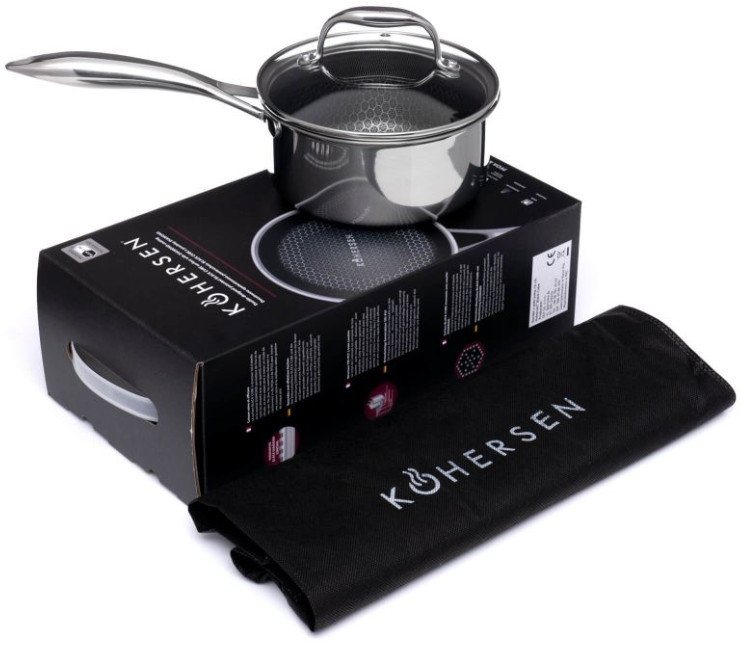Garnek ze stali nierdzewnej ze szklaną pokrywką, pudełkiem i czarną torbą.