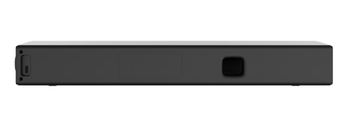 Czarne urządzenie. Posiada port USB-C i prostokątne wcięcie. Widoczne na białym tle.