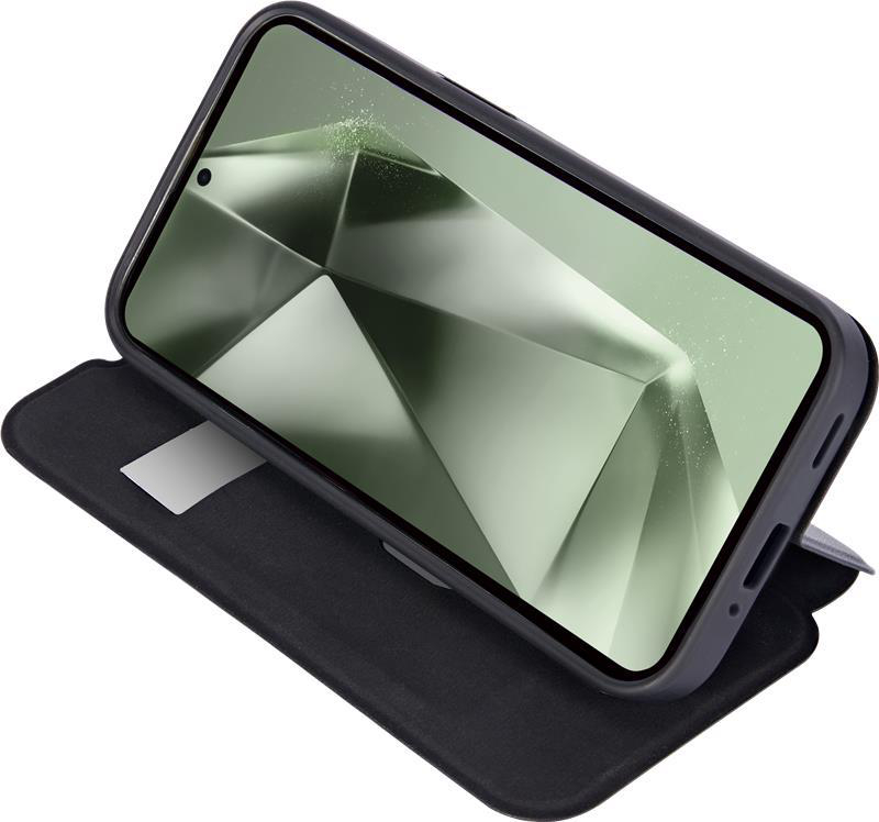 Telefon in grauem Gehäuse, teilweise geöffnet. Display zeigt grünes geometrisches Design. Weißer Hintergrund.