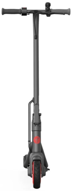 Szary skuter elektryczny. Czerwone akcenty na kole. Czarna kierownica. Białe tło.