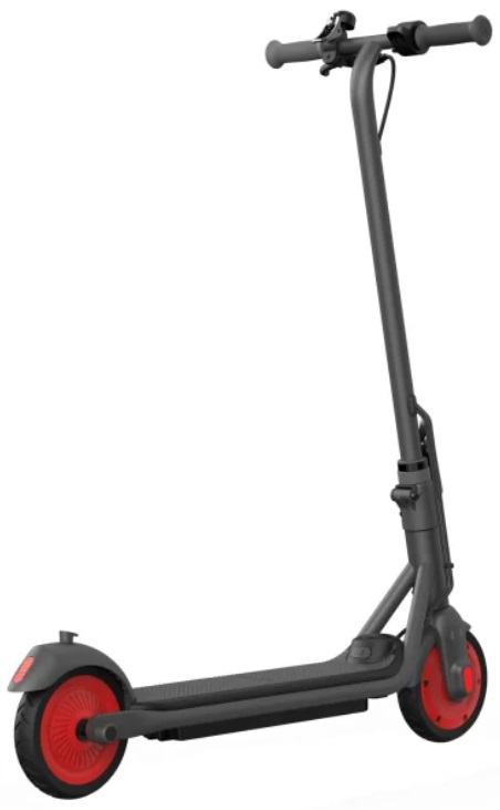 Szaro-czerwona hulajnoga elektryczna, widok z niskiego kąta na białym tle.