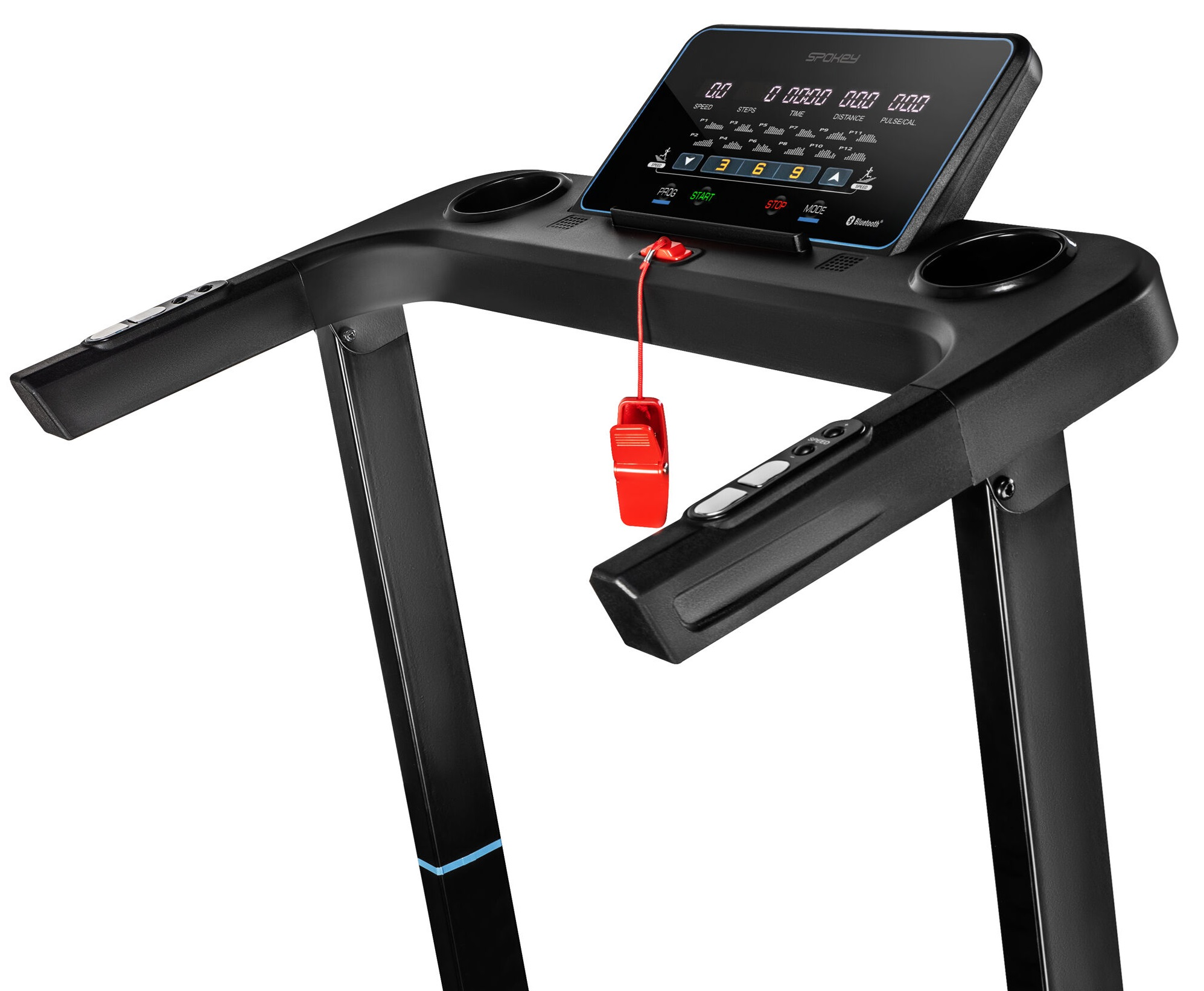 Czarna bieżnia z wyświetlaczem, dwoma uchwytami na kubki i czerwonym kluczem bezpieczeństwa.