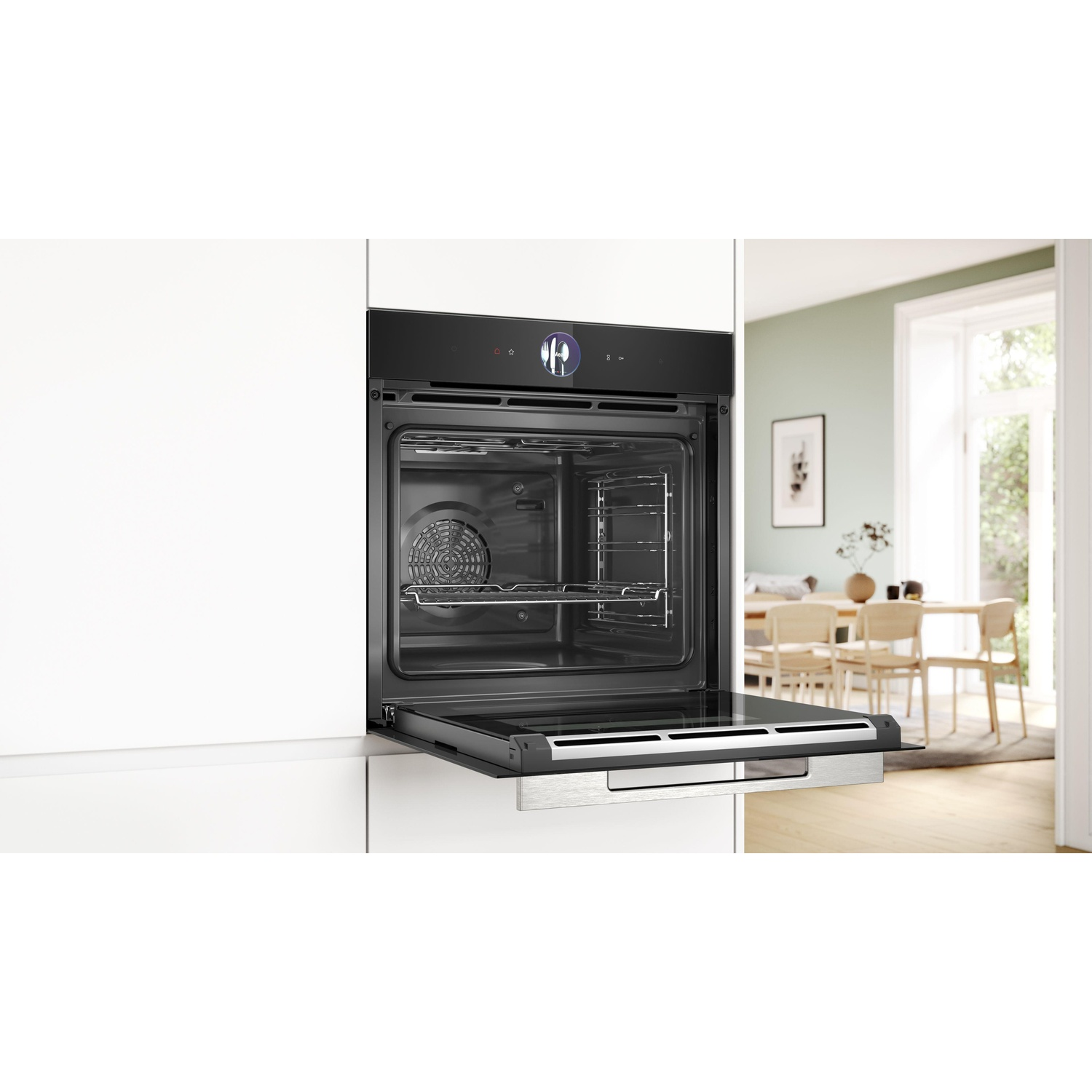 Forno nero moderno con porta aperta, interno visibile.