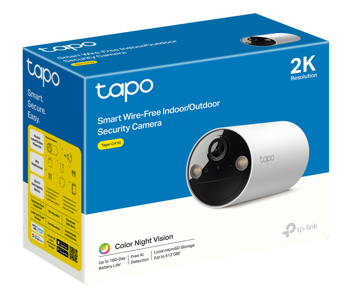 Biała kamera bezpieczeństwa i jej pudełko z tekstami i obrazami.