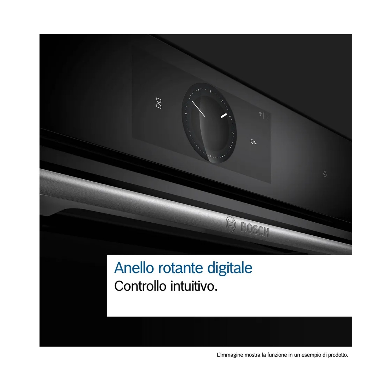 Primo piano del display di un forno, con orologio e comandi. Logo Bosch visibile.