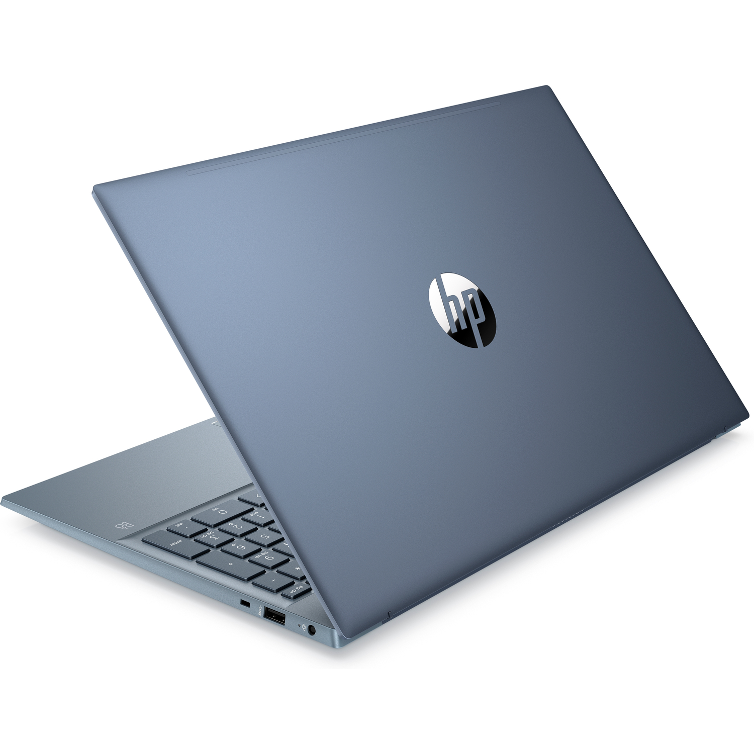 Blauwe laptop achteraanzicht. HP-logo gecentreerd, opengeklapt, toetsenbord zichtbaar. Witte achtergrond.