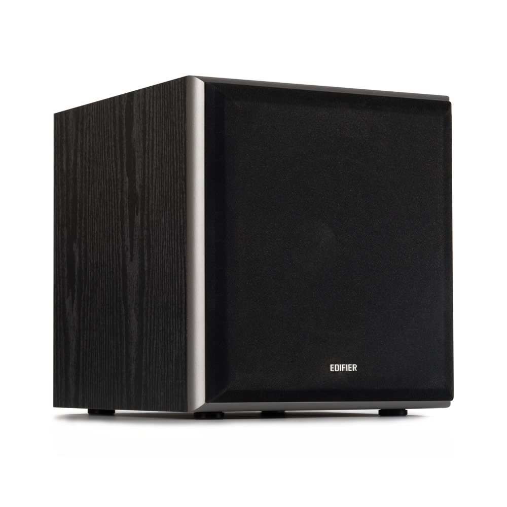 Schwarzer Holz-Subwoofer. Quadratisches Box-Design. Edifier Markenname auf der Vorderseite.