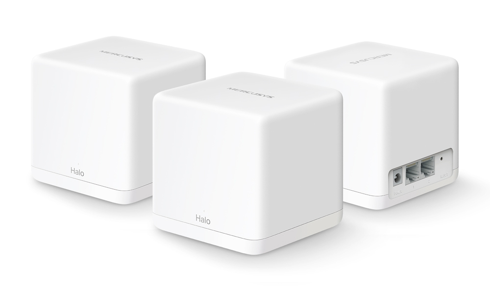 Trzy białe, sześcienne urządzenia Wi-Fi mesh z napisem "Halo".