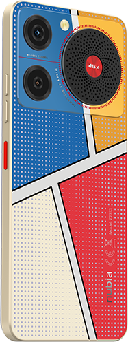 Egy színes telefon hátlapja. Pop art dizájnnal rendelkezik, piros, kék, sárga és fehér szakaszokkal.