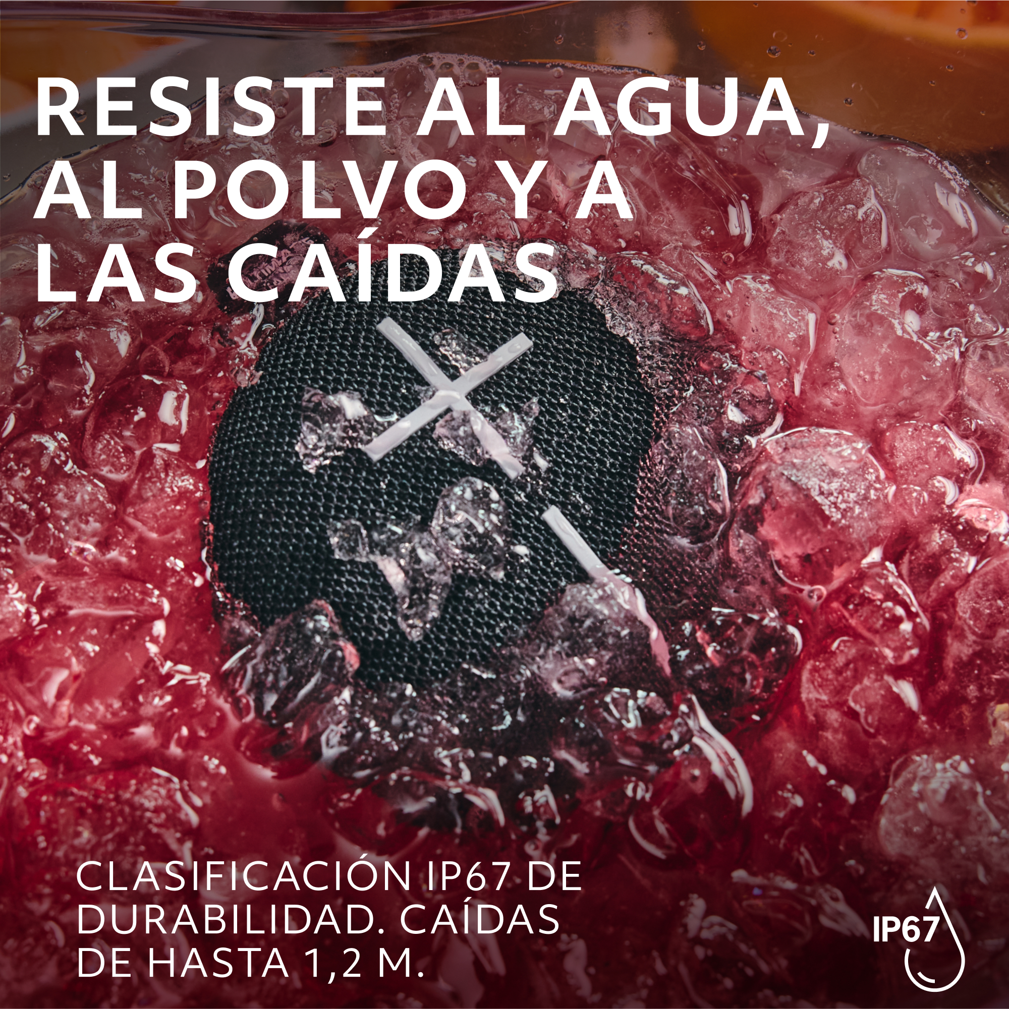 Altavoz negro en agua con hielo. Texto: Resistente al agua, polvo y caídas. Durabilidad IP67.
