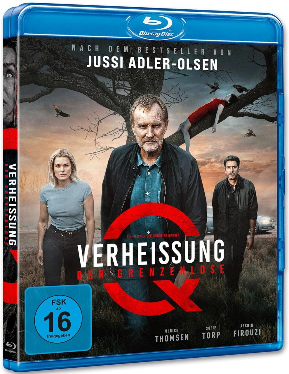 Blu-ray-Disc-Cover mit einem Filmplakat. Zeigt drei Personen in einer dunklen, ominösen Szene.