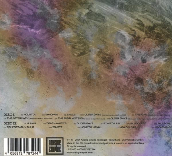 CD-Hülle mit Text. Text und Logo des Labels 'Arising Empire', mit Barcode.