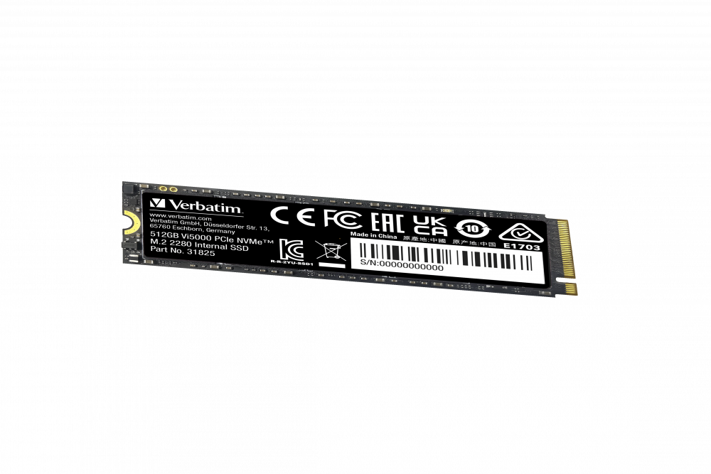 Verbatim SSD, açılı görünüm, etiket detaylarıyla, siyah arka plan üzerinde izole edilmiş.