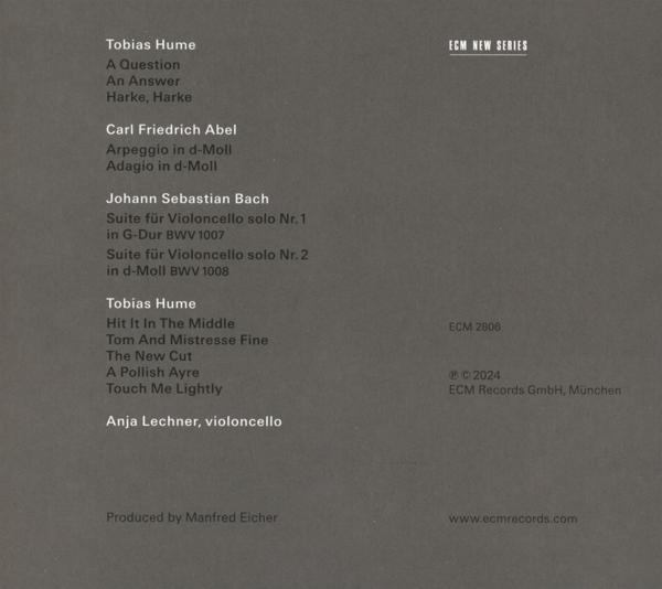 Albumcover mit Titelliste. Text ist auf Deutsch. Weißer Hintergrund, hellgrauer Text. Noten.