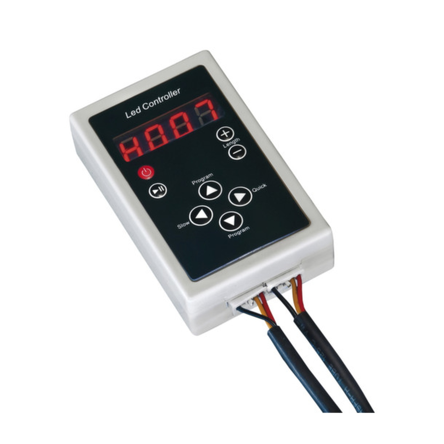 Controller LED con display, pulsanti e fili, isolato su sfondo bianco.