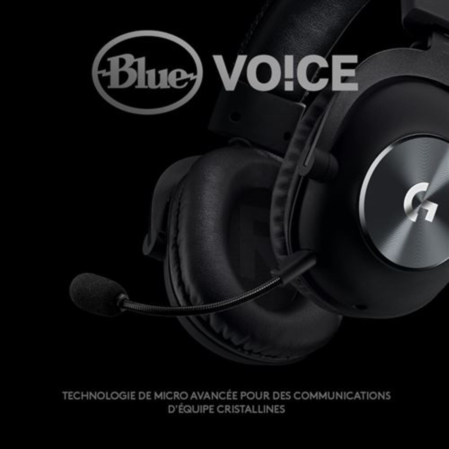 Casque noir avec microphone et logo argenté "Blue VO!CE" sur fond sombre.