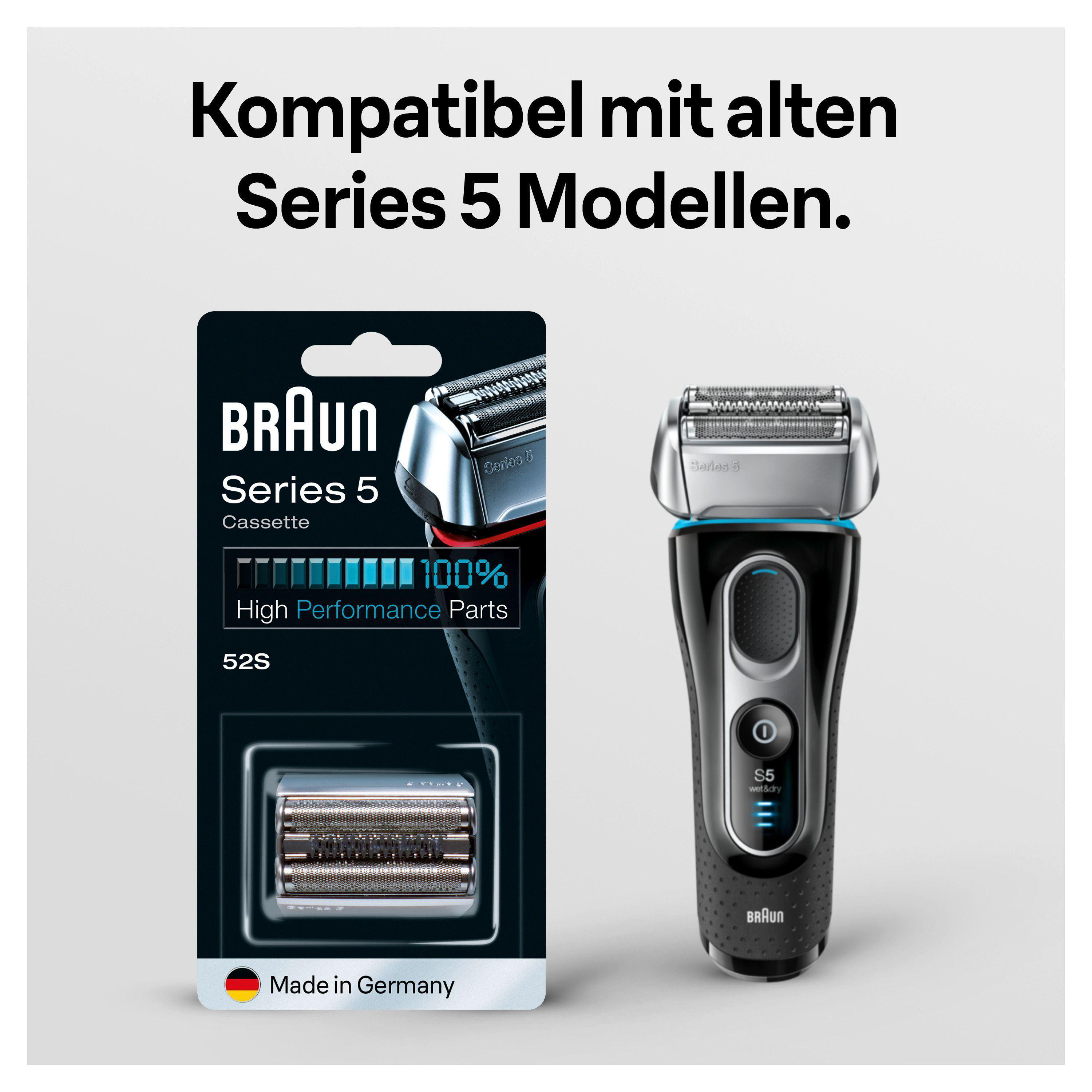 Ein Braun Series 5 Rasierer und eine Ersatzfolie werden auf weißer Oberfläche mit Text gezeigt.