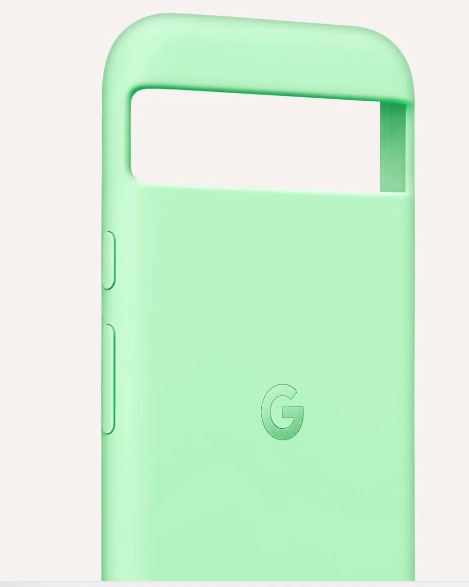 Eine hellgrüne Handyhülle mit dem Google-Logo vor hellem Hintergrund.