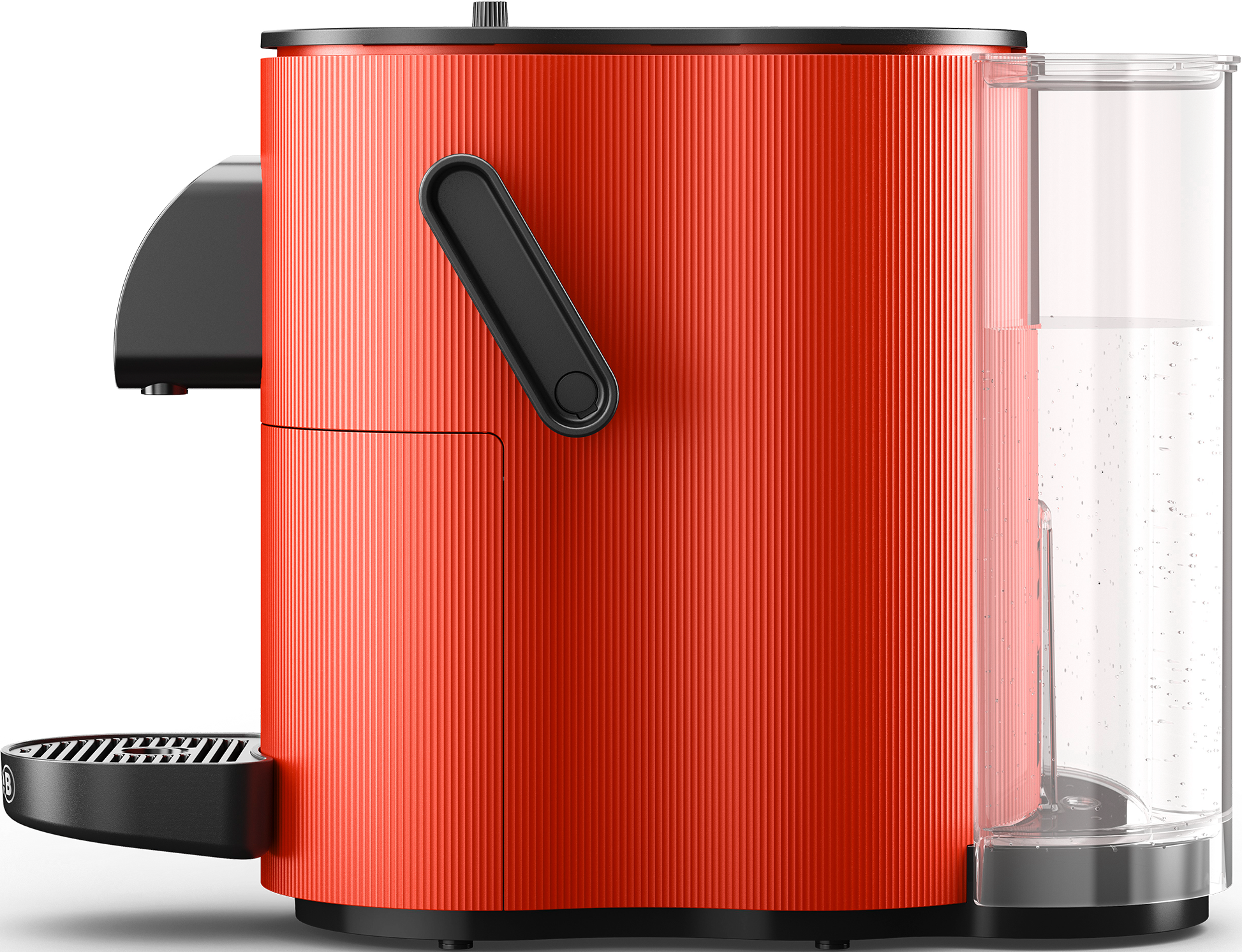 Rote Kaffeemaschine mit schwarzem Griff und transparentem Wassertank. Seitenansicht.