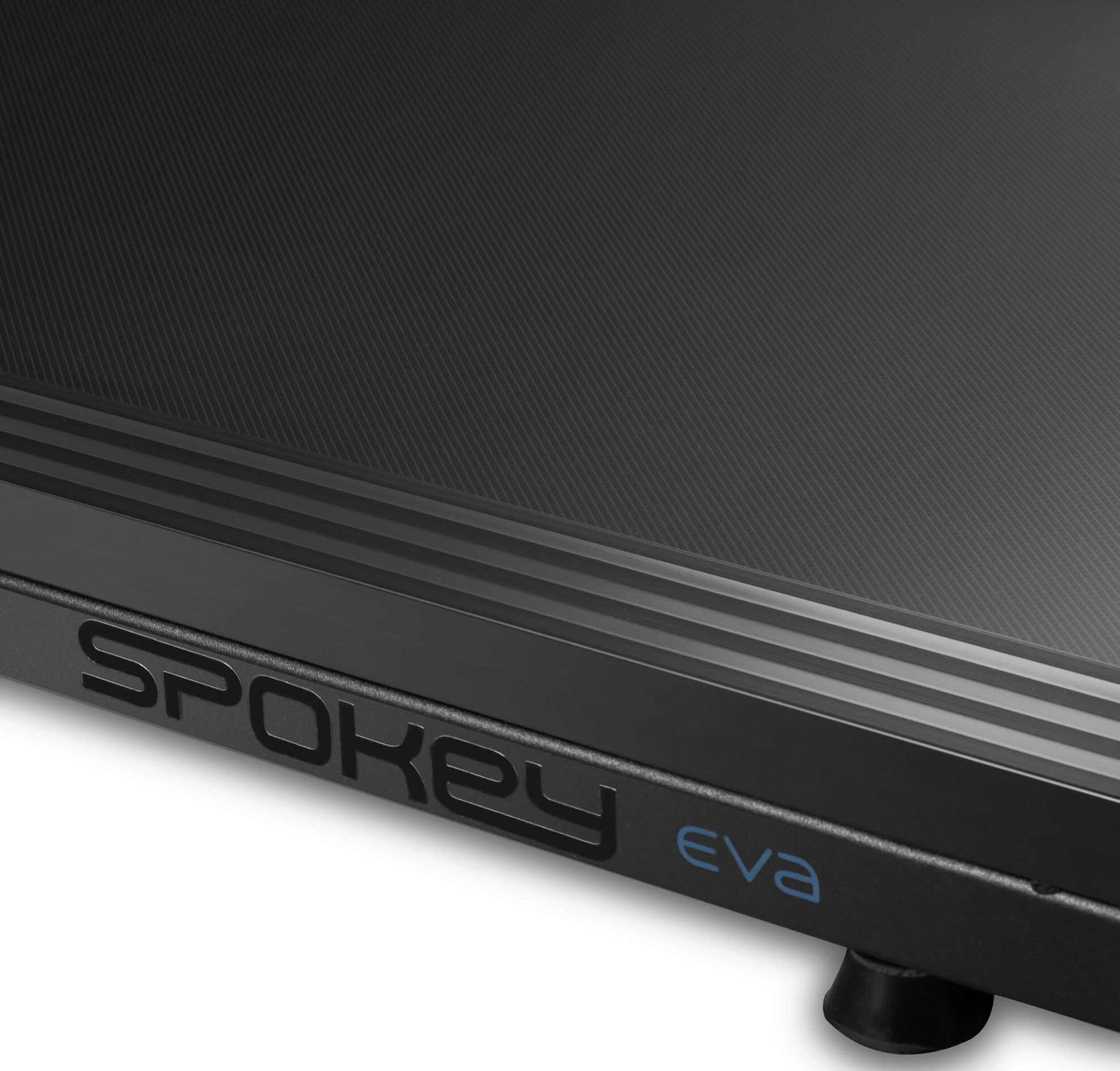 Zbliżenie czarnej bieżni z nazwą marki 'Spokey Eva'.