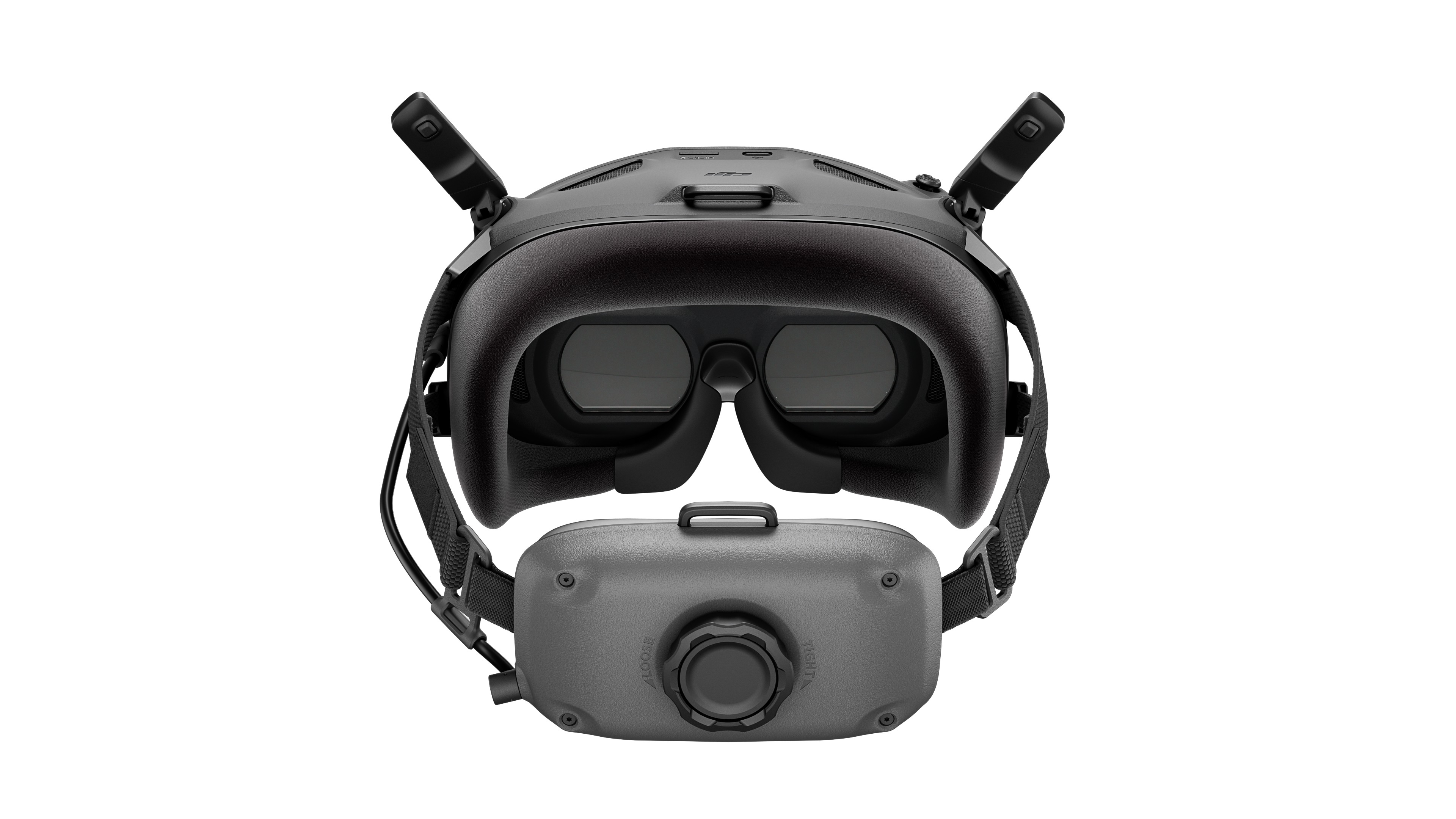 DJI FPV-Brille, eine Virtual-Reality-Brille mit Kamera, auf weißem Hintergrund.