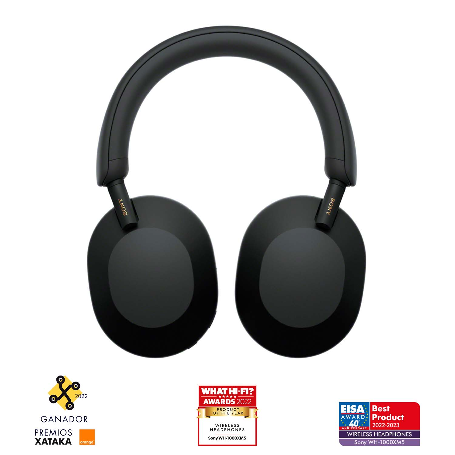 Auriculares negros sobre la oreja con logotipos de premios, producto del año. Fondo blanco.