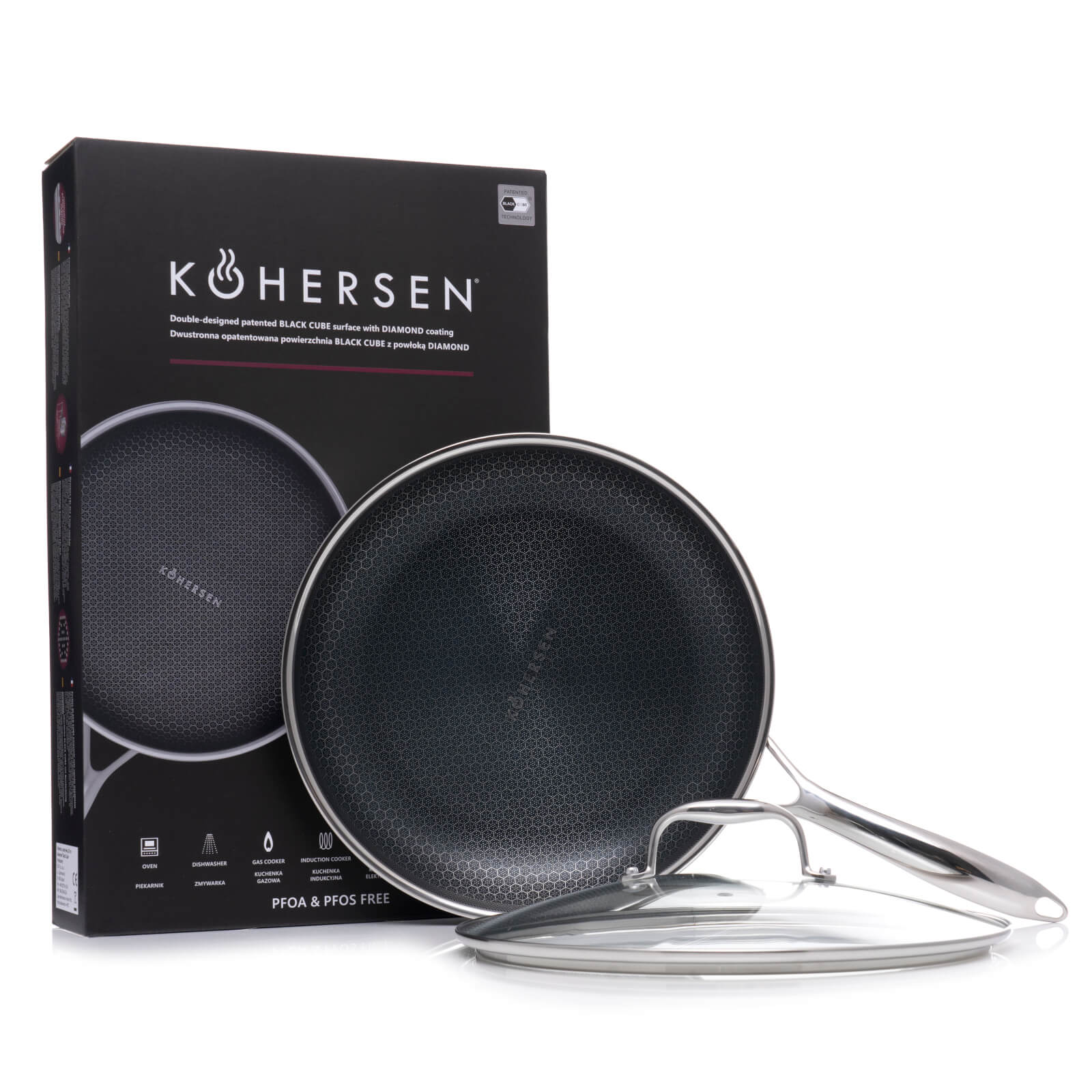 Patelnia nieprzywierająca z pokrywką na białym tle, z pudełkiem. Czarne i srebrne kolory.