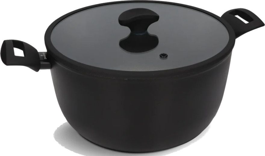 Czarny garnek z szklaną pokrywką, czarnymi uchwytami po bokach i białym tłem.