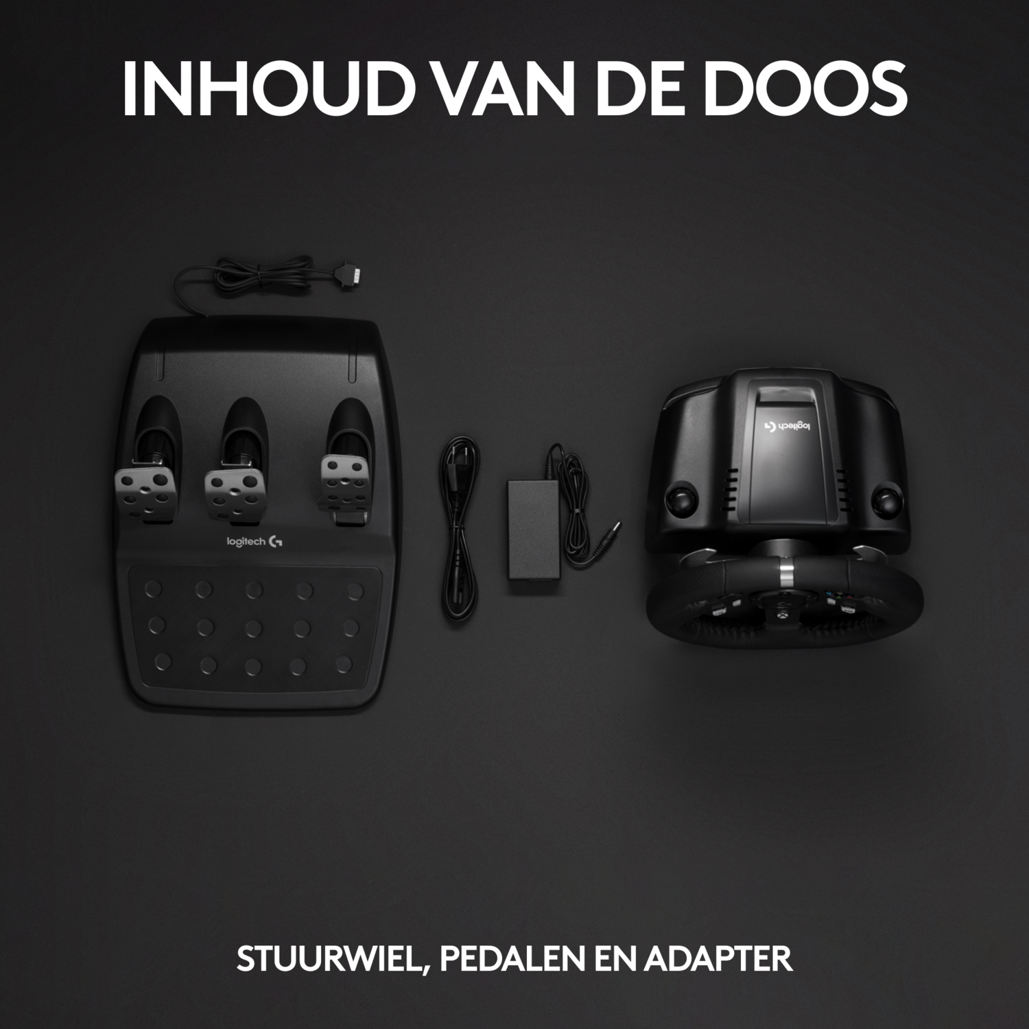 Zwart stuurwiel, pedalen en adapter op zwarte ondergrond. Teksten: 'Inhoud van de doos', 'Stuurwiel, pedalen en adapter'.