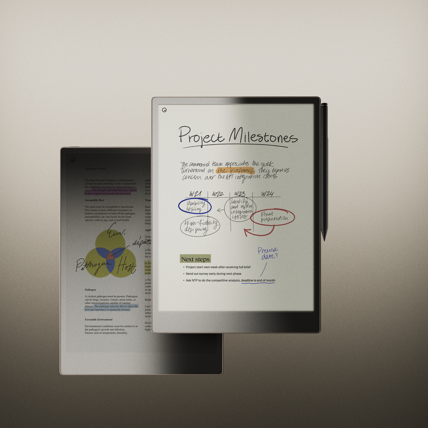 Twee tablets met notities. Eén is open en de andere is gesloten.