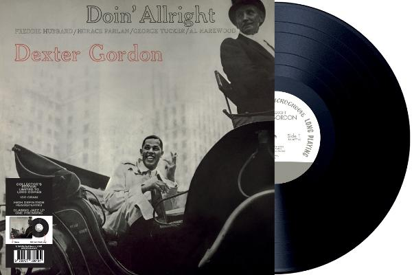 Dexter Gordon albumborítója, mosolyog egy autóban, lemezzel és albuminformációkkal.