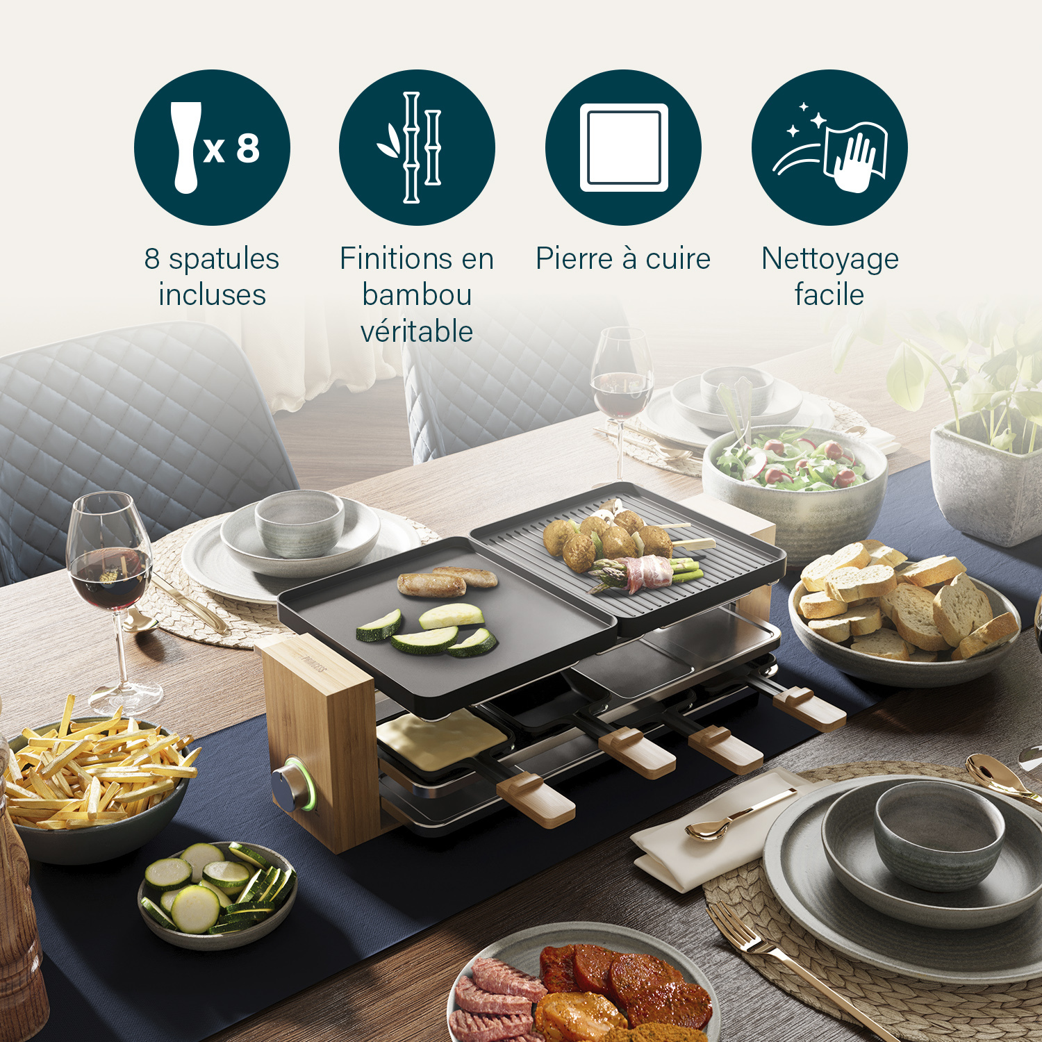 Un grill Raclette avec de la nourriture dessus et des accessoires. Il y a des assiettes et une table avec un chemin de table bleu.