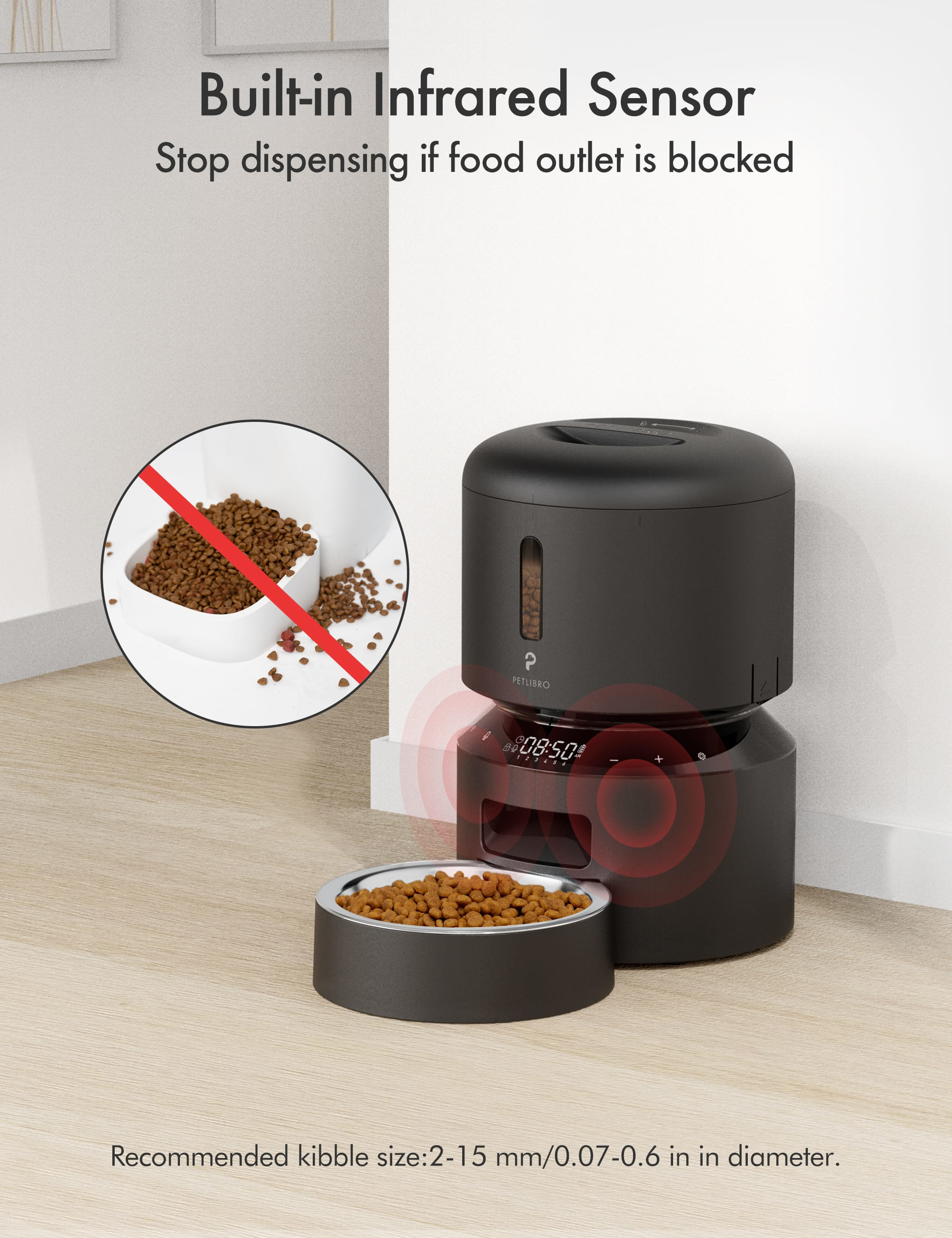 Distributore di cibo per animali nero con cibo nella ciotola, testo 'Built-in Infrared Sensor'.