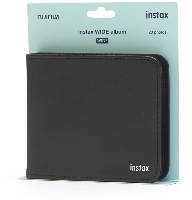 Schwarze Instax Wide Album Verpackung auf weißem Hintergrund.