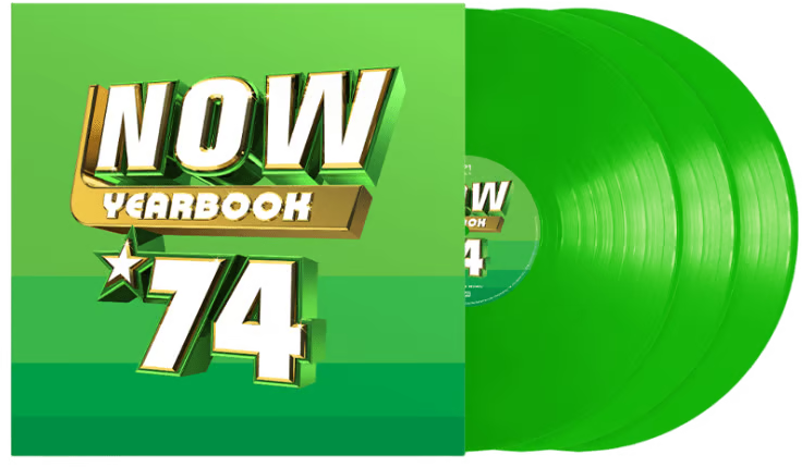 Zöld bakelit lemezek borítóval, 'NOW YEARBOOK 74' felirattal.
