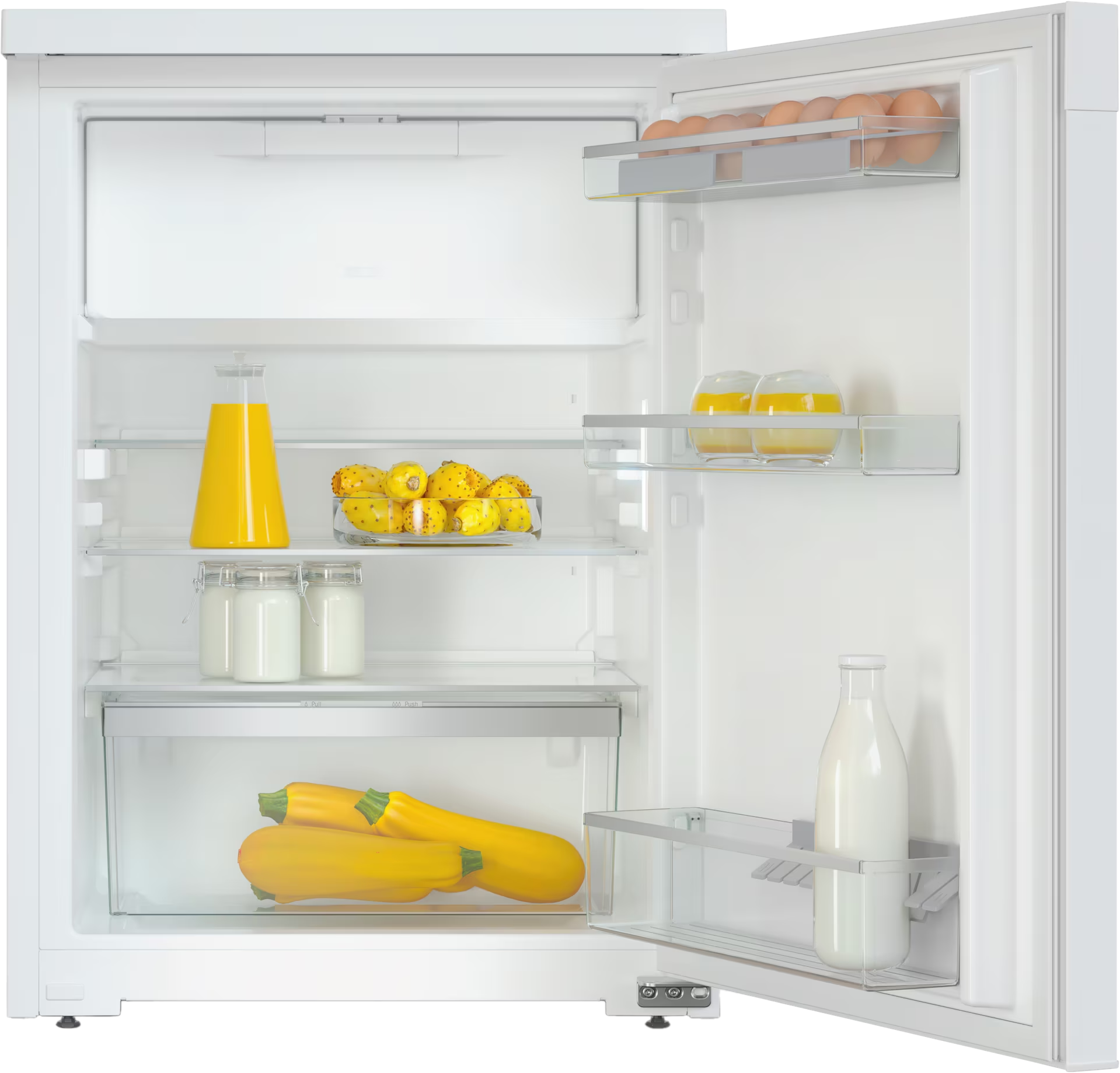 In einem Kühlschrank, Regale mit Lebensmitteln wie Gemüse und Eiern.