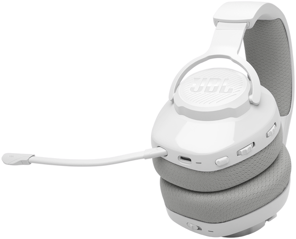 Fehér JBL gamer fejhallgató mikrofonnal. Fekete háttér előtt izolálva.