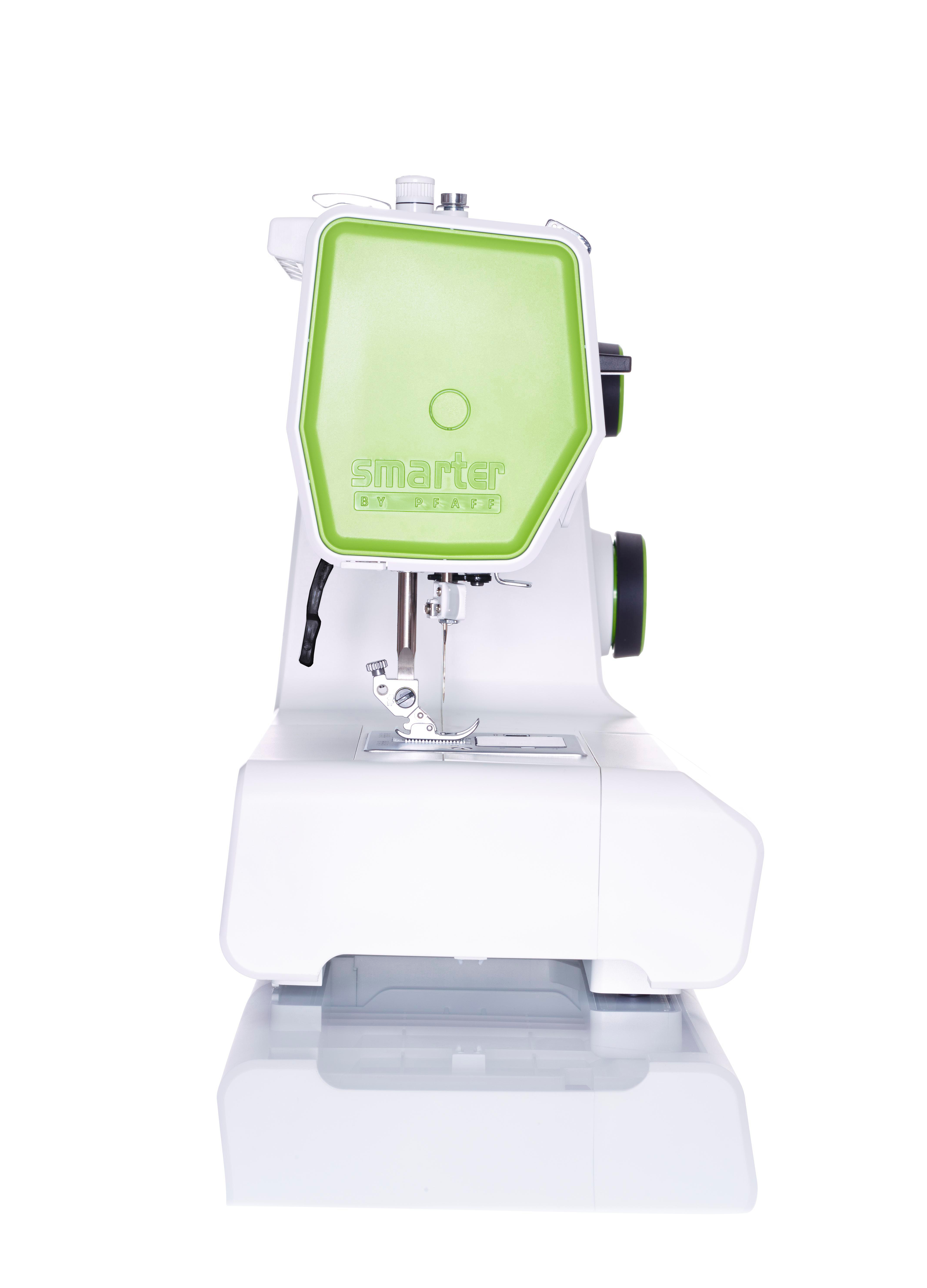 Nähmaschine mit grünem und weißem Design. Weißer Hintergrund, Seitenansicht.