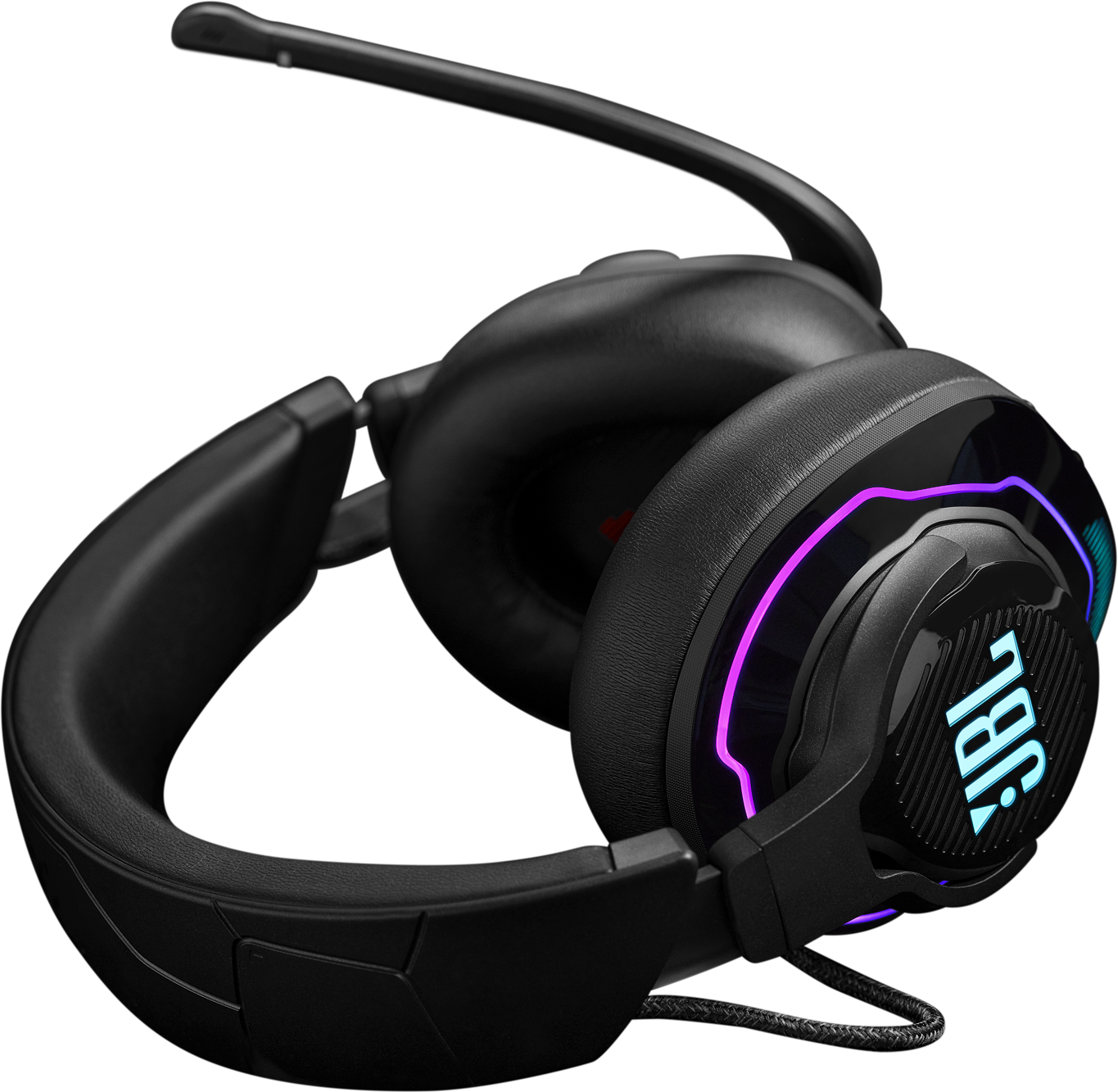 Fekete JBL gamer headset lila és kék díszítéssel. A mikrofon ki van nyújtva.