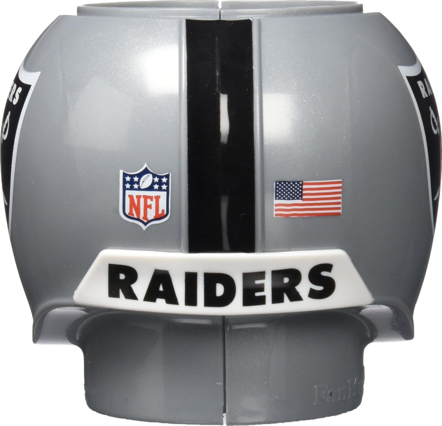 Un contenitore a forma di casco Raiders con il logo NFL e la bandiera americana.