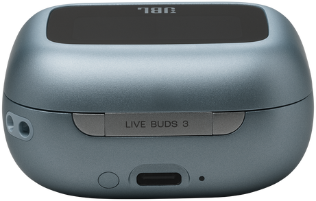 A kék JBL Live Buds 3 töltőtok közelről, a 'LIVE BUDS 3' felirattal.