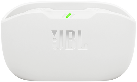 Fehér JBL fülhallgató töltőtok logóval és zöld fénnyel.