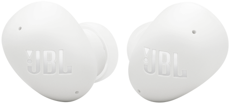 Két fehér JBL fülhallgató, a logó látható mindegyiken.