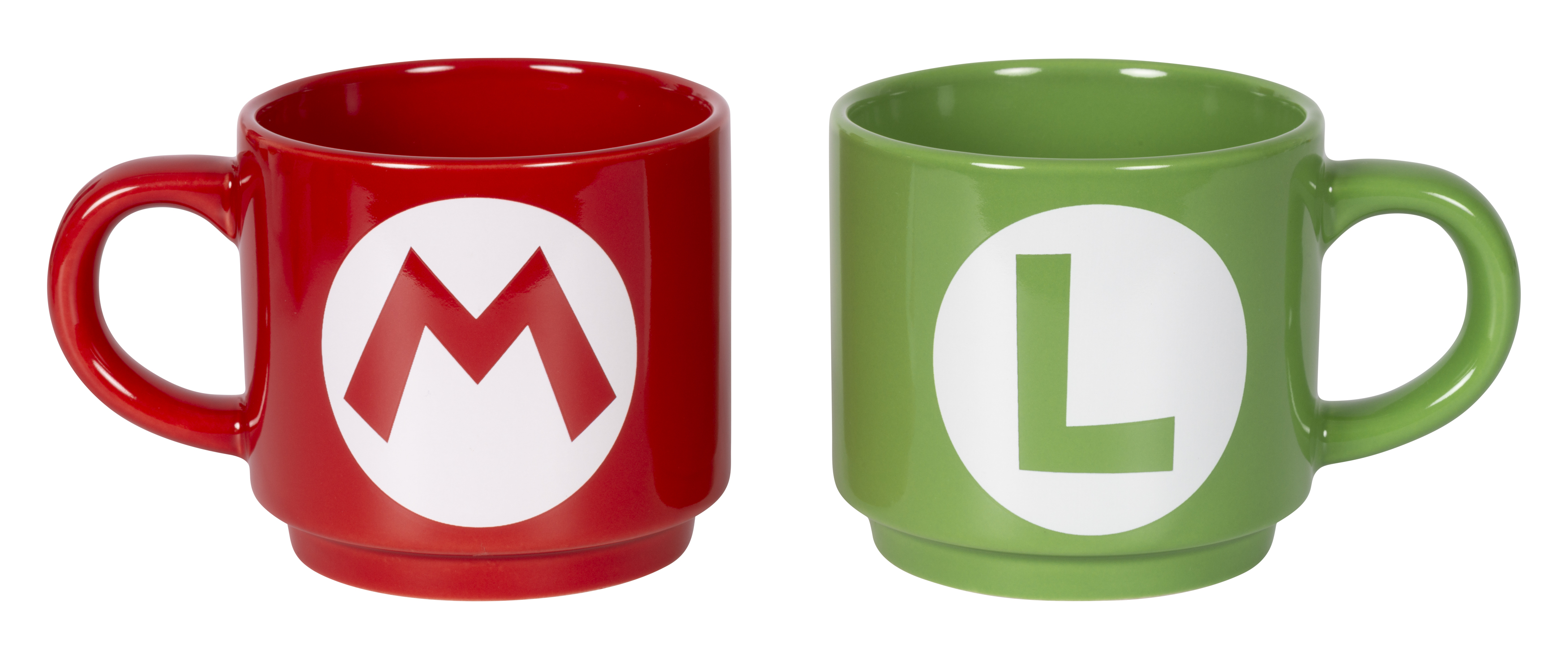 Zwei Mario- und Luigi-Tassen nebeneinander. Rote Tasse mit weißem M, grüne Tasse mit weißem L.