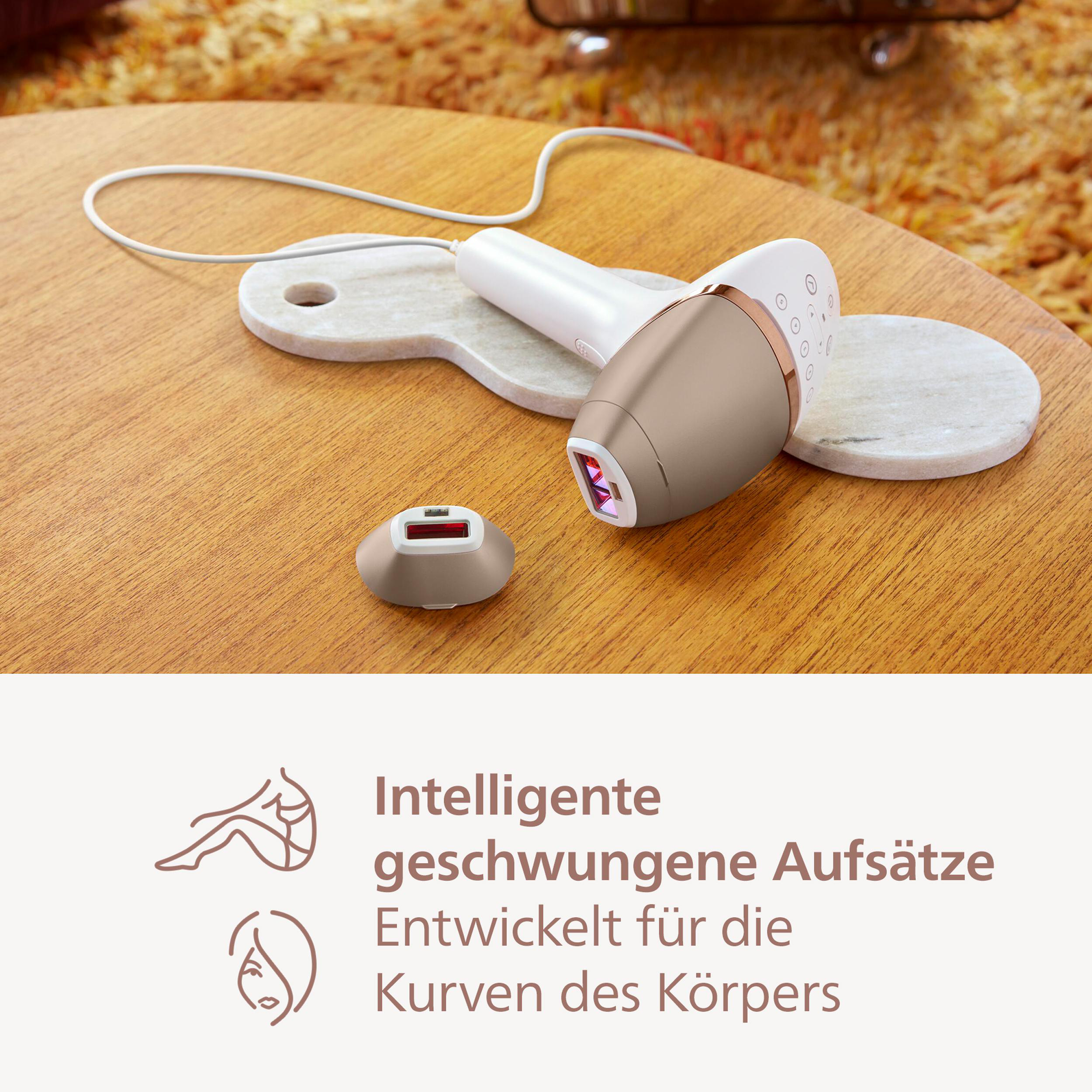 Ein Haarentfernungsgerät und Kopf auf einem Holztisch. Text auf Deutsch beschreibt Funktionen.