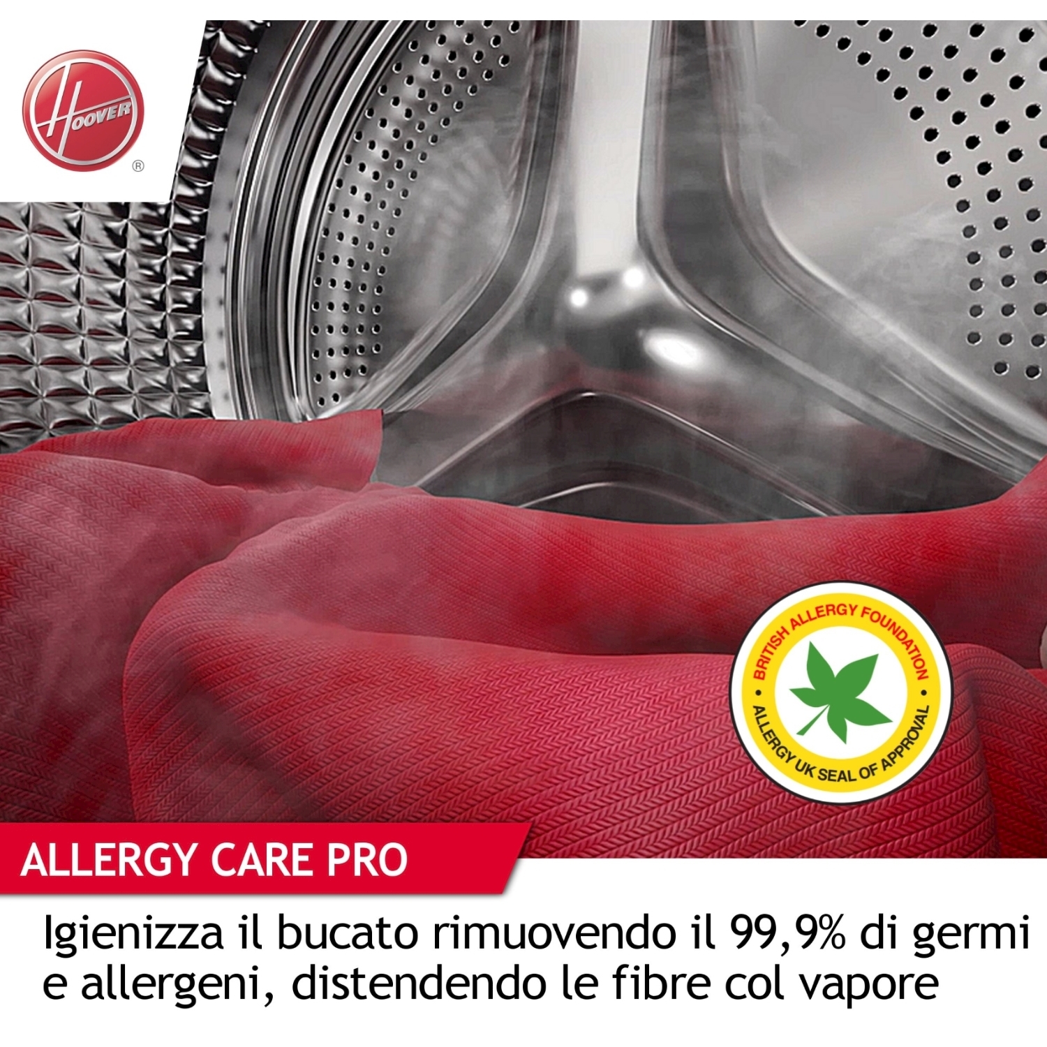 Primo piano di abiti rossi all'interno del cestello di una lavatrice.